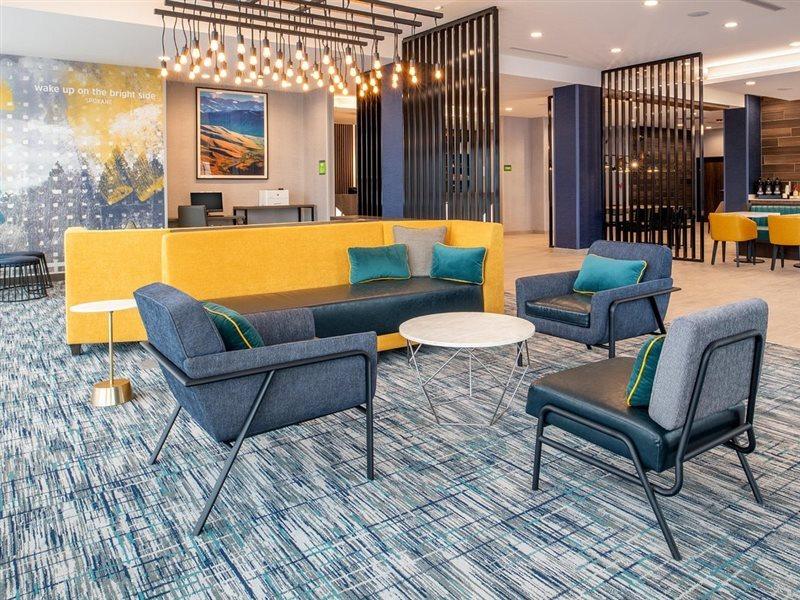 La Quinta Inn & Suites By Wyndham Spokane Downtown Bagian luar foto