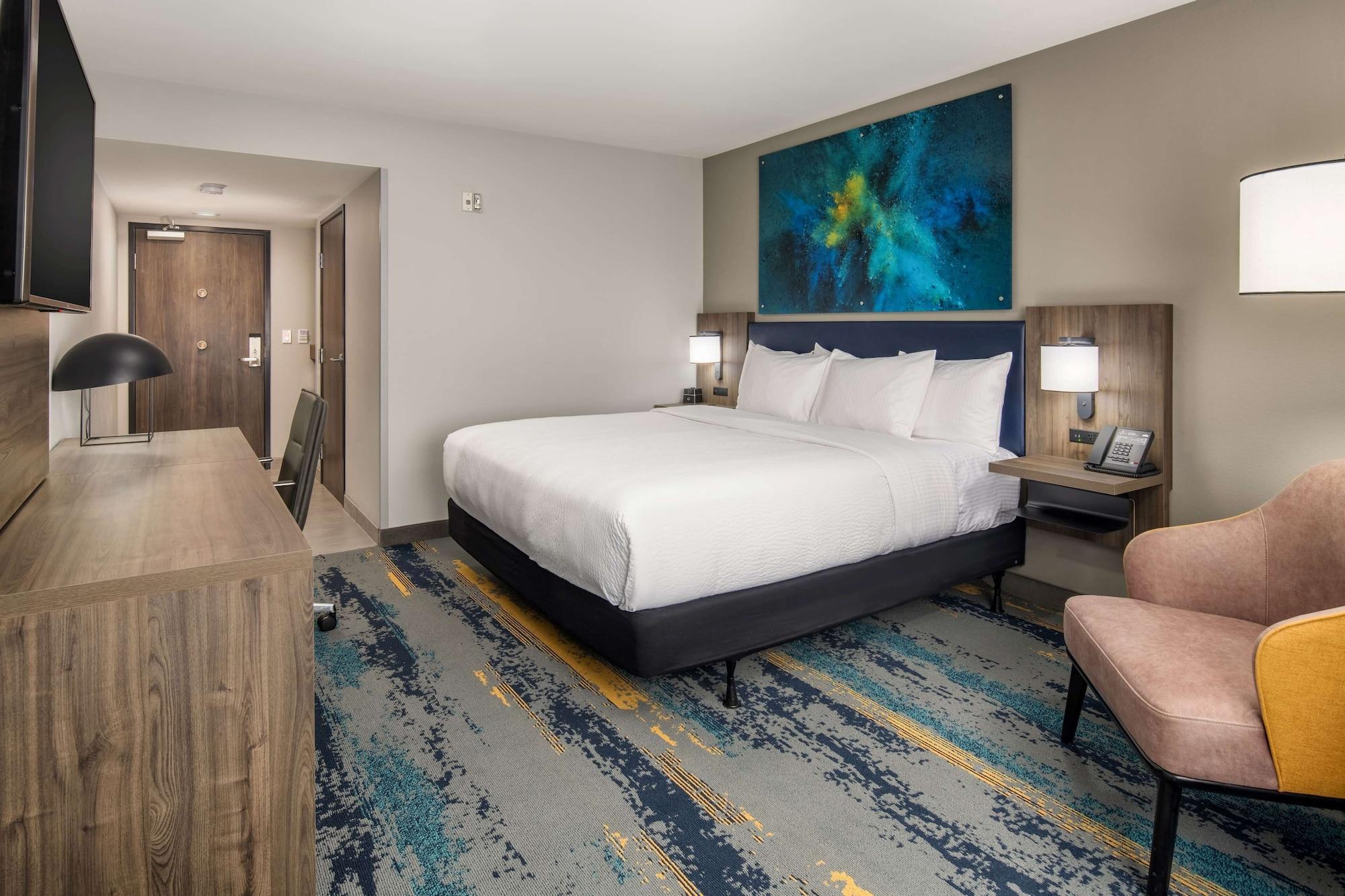 La Quinta Inn & Suites By Wyndham Spokane Downtown Bagian luar foto