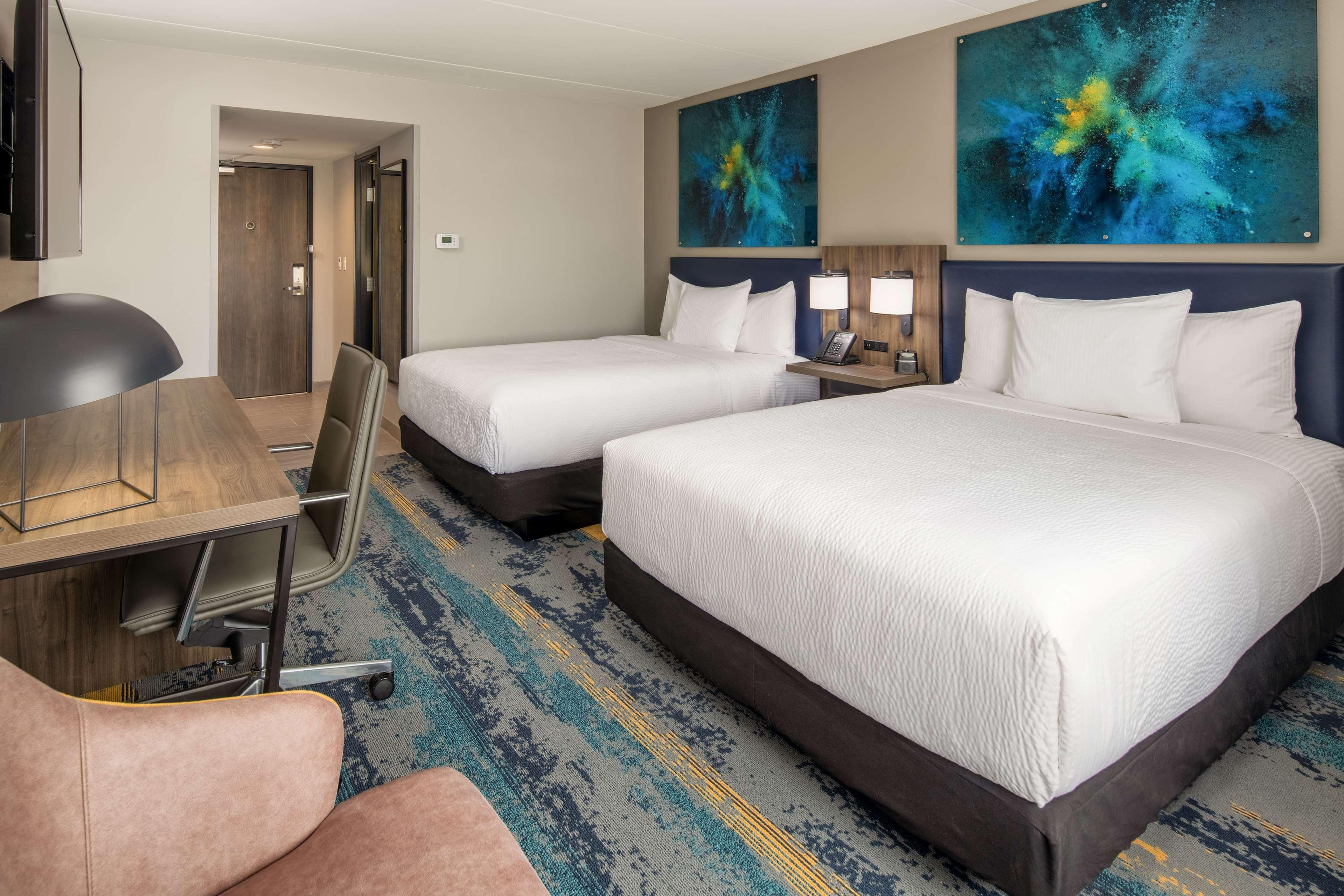 La Quinta Inn & Suites By Wyndham Spokane Downtown Bagian luar foto