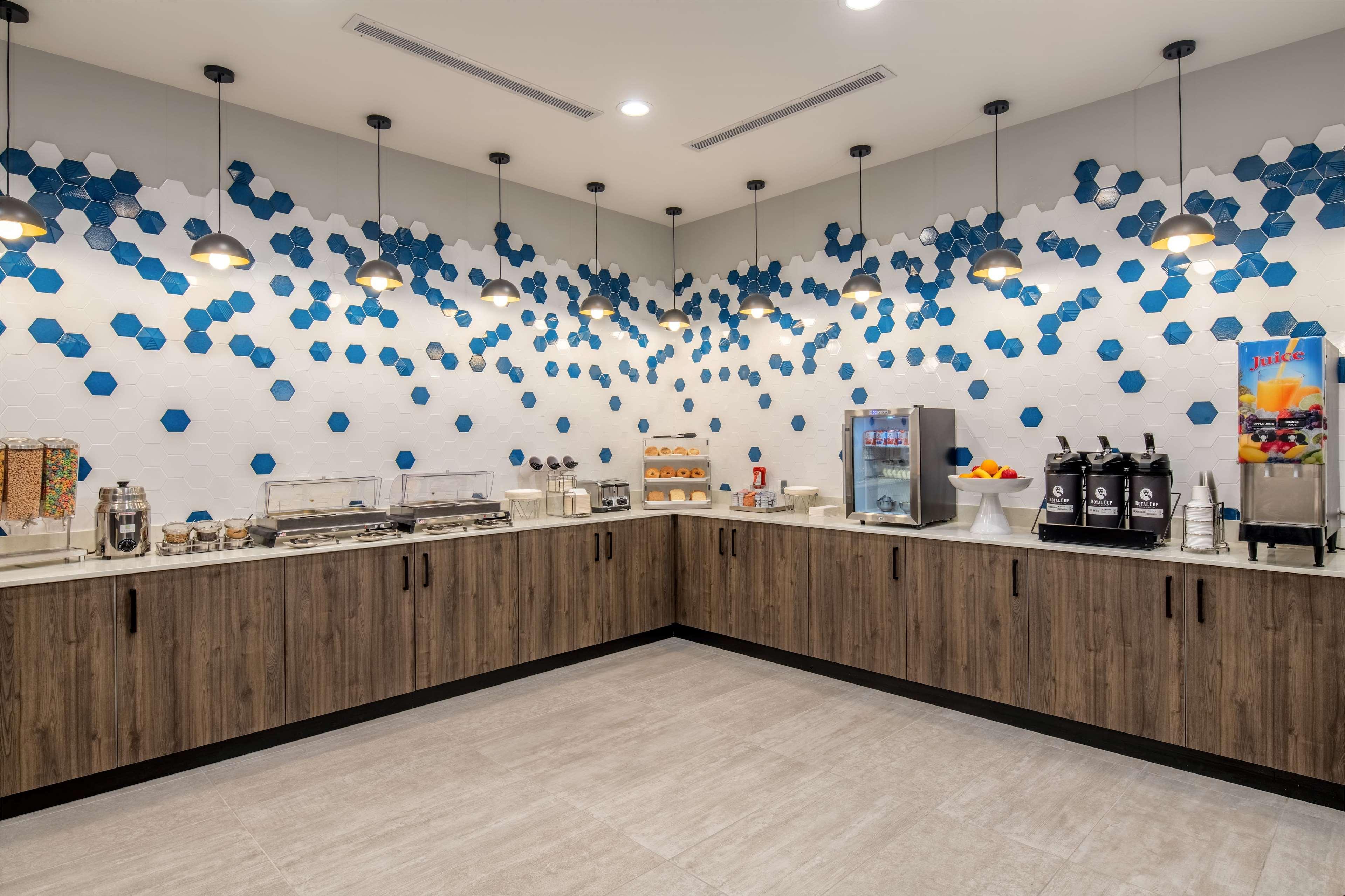 La Quinta Inn & Suites By Wyndham Spokane Downtown Bagian luar foto
