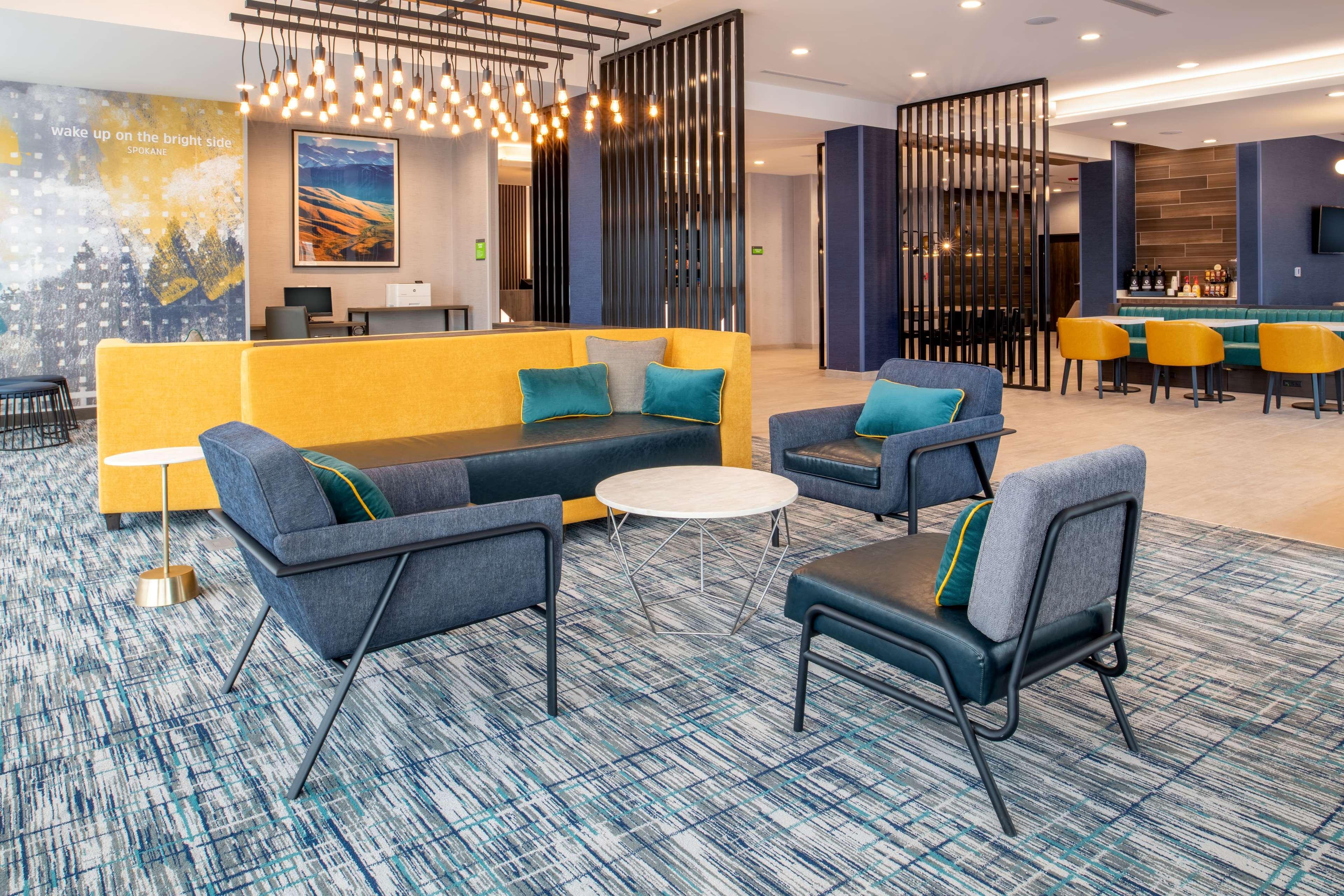 La Quinta Inn & Suites By Wyndham Spokane Downtown Bagian luar foto