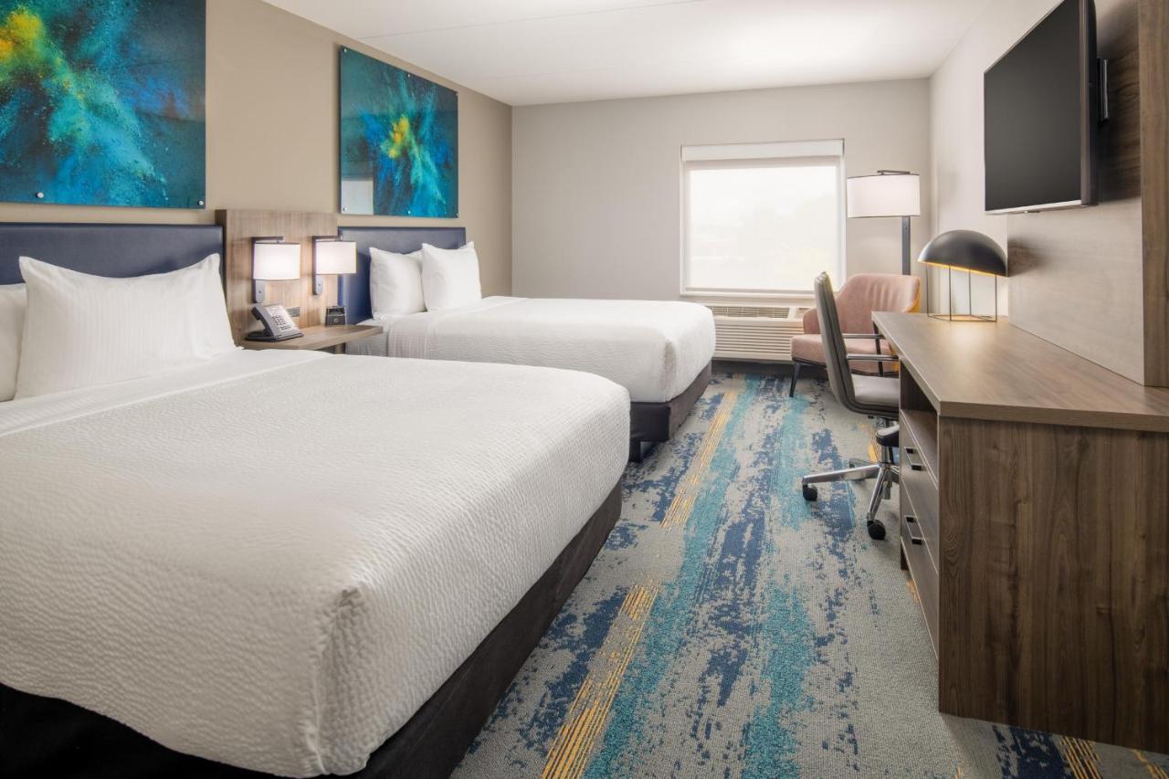 La Quinta Inn & Suites By Wyndham Spokane Downtown Bagian luar foto
