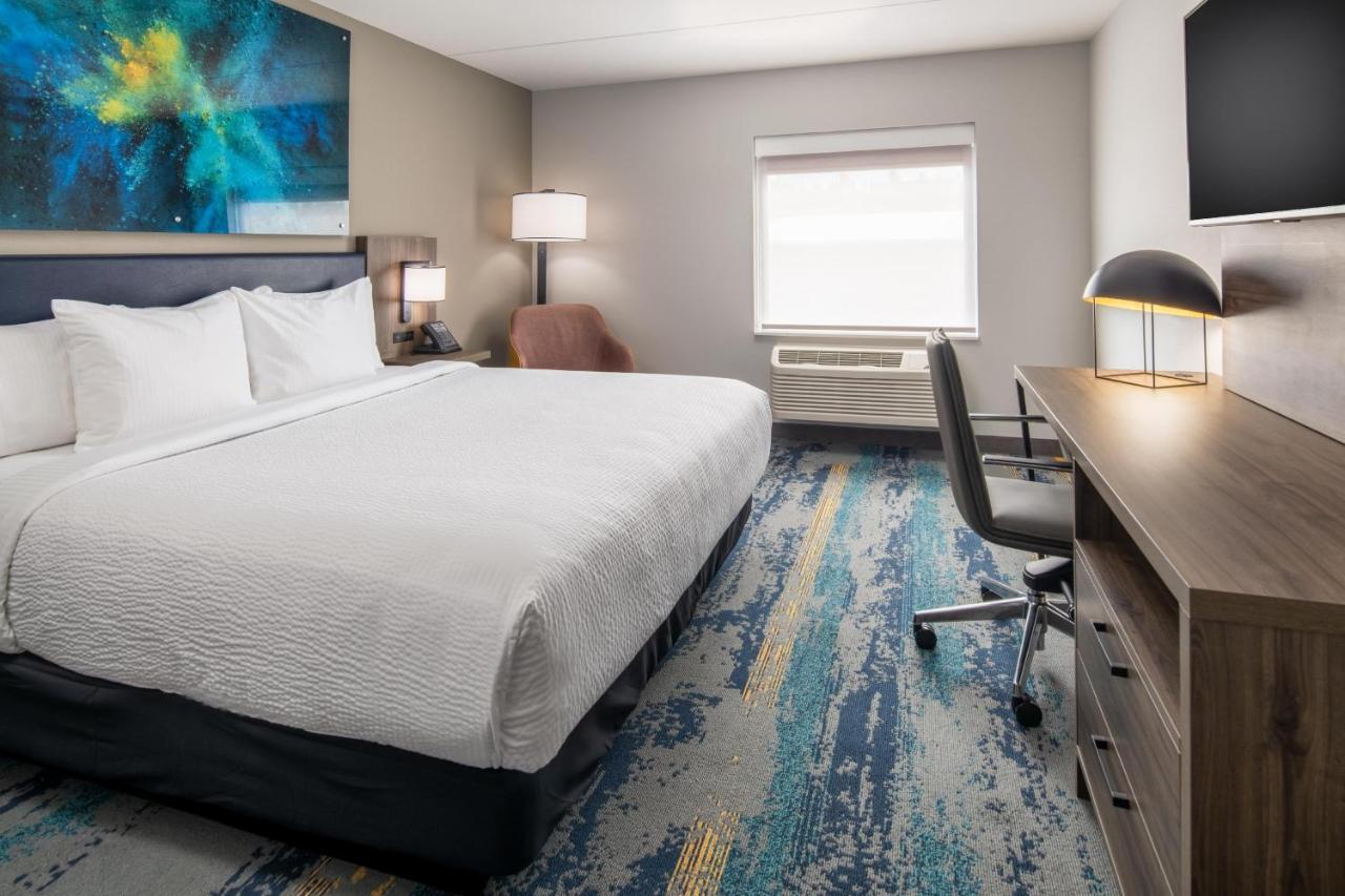 La Quinta Inn & Suites By Wyndham Spokane Downtown Bagian luar foto