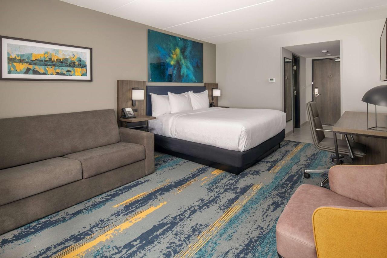 La Quinta Inn & Suites By Wyndham Spokane Downtown Bagian luar foto
